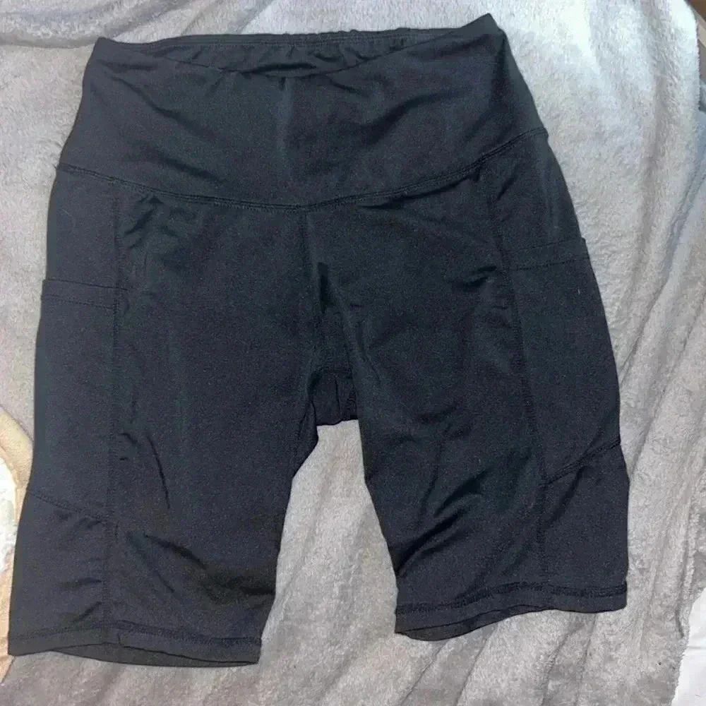 Biker shorts with pockets size small Amazon